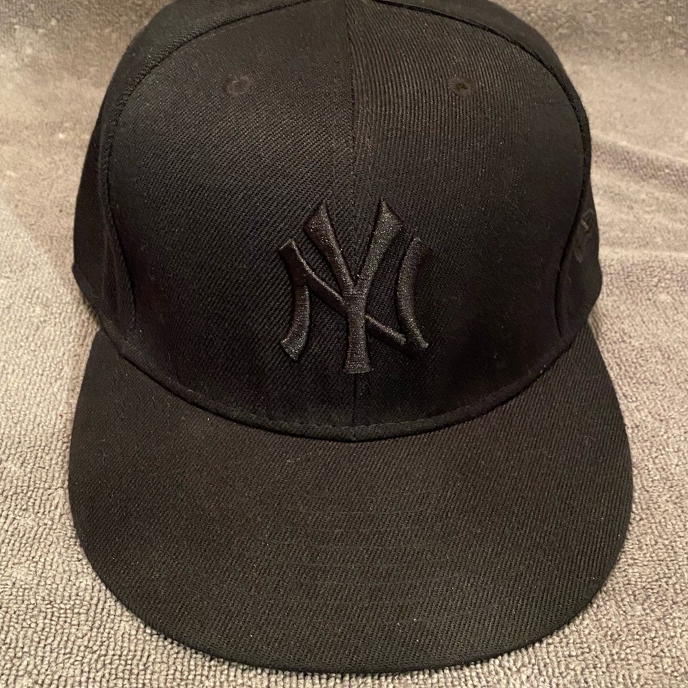 New York Yankees 59Fifty New Era ‘Blackout’ Hat 7 1/2
